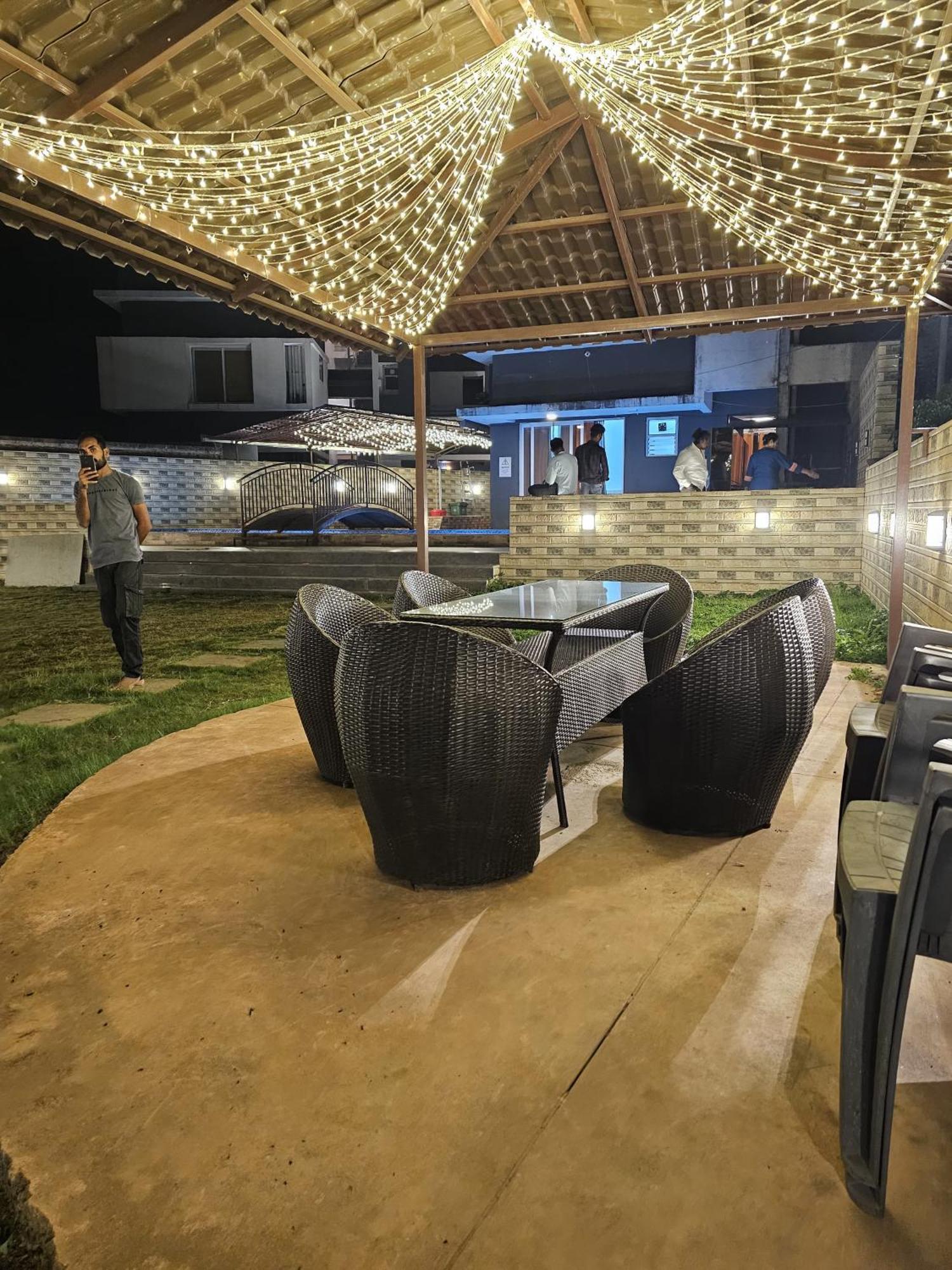 Casa Lola Villa Lonavala Buitenkant foto
